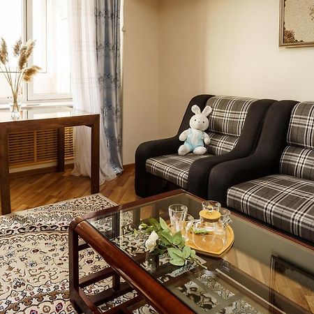 Appartement Золотой Квадрат 60 Кв2 à Almaty Extérieur photo