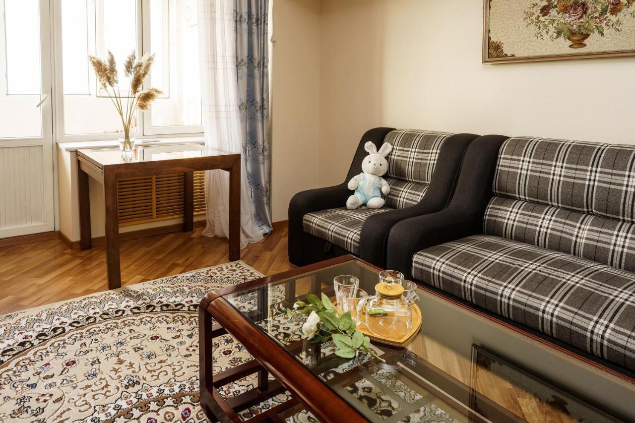Appartement Золотой Квадрат 60 Кв2 à Almaty Extérieur photo