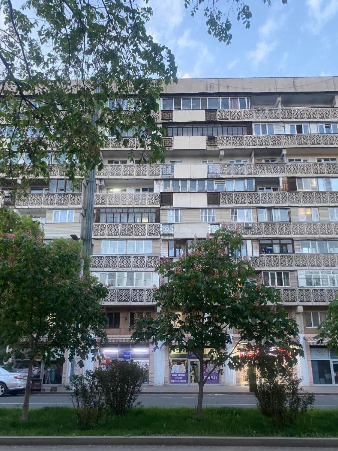 Appartement Золотой Квадрат 60 Кв2 à Almaty Extérieur photo