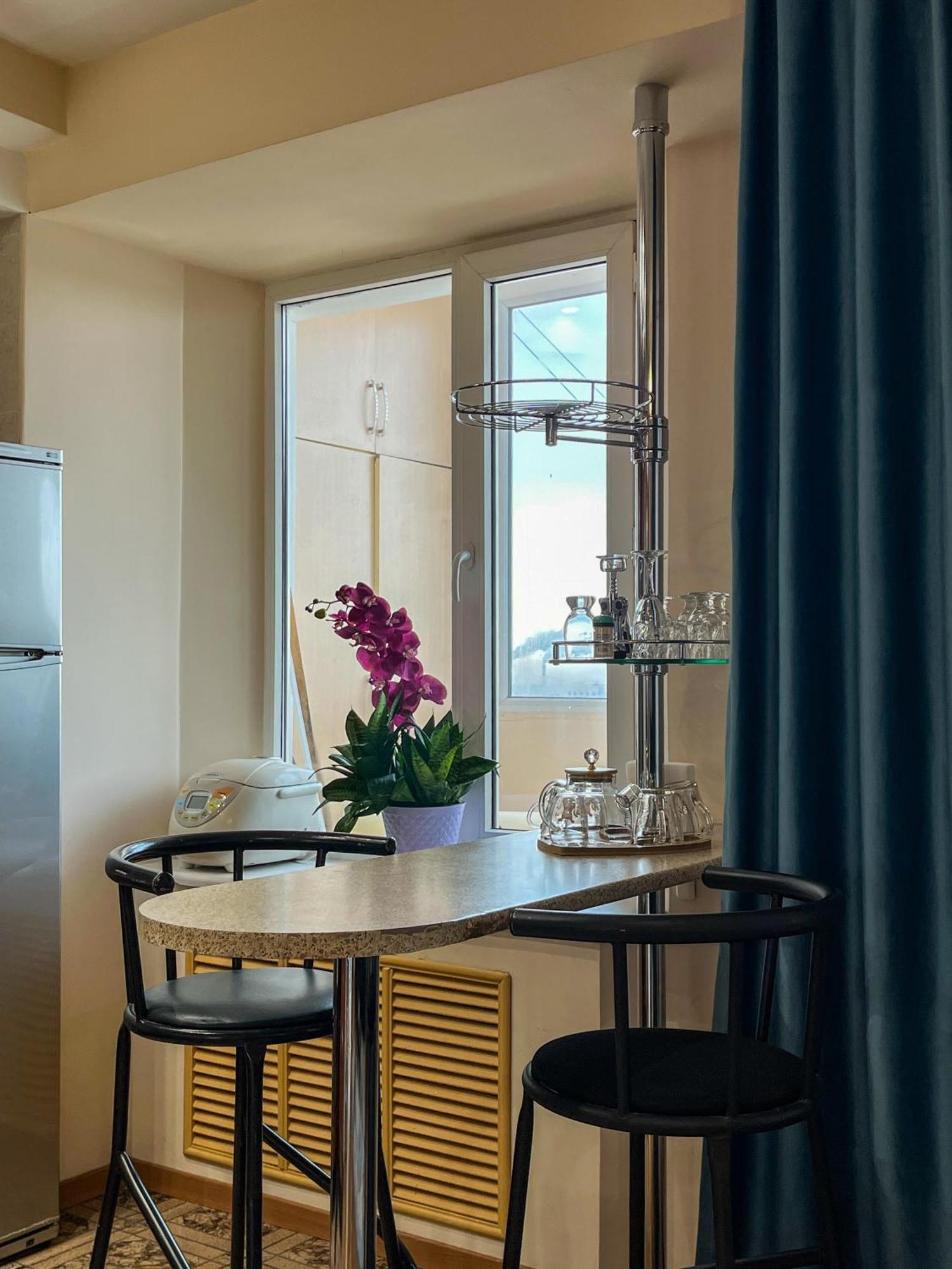 Appartement Золотой Квадрат 60 Кв2 à Almaty Extérieur photo